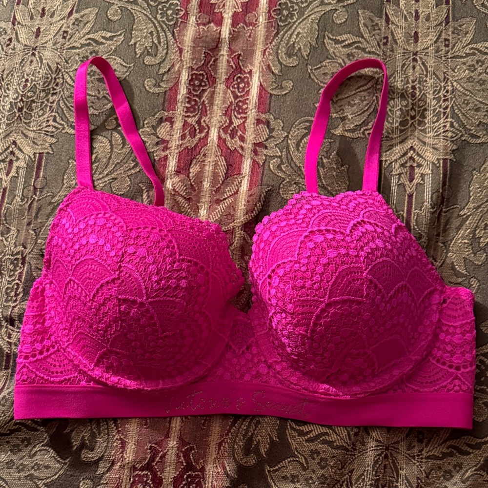 Victoria's Secret Fuchsia Lace Bra